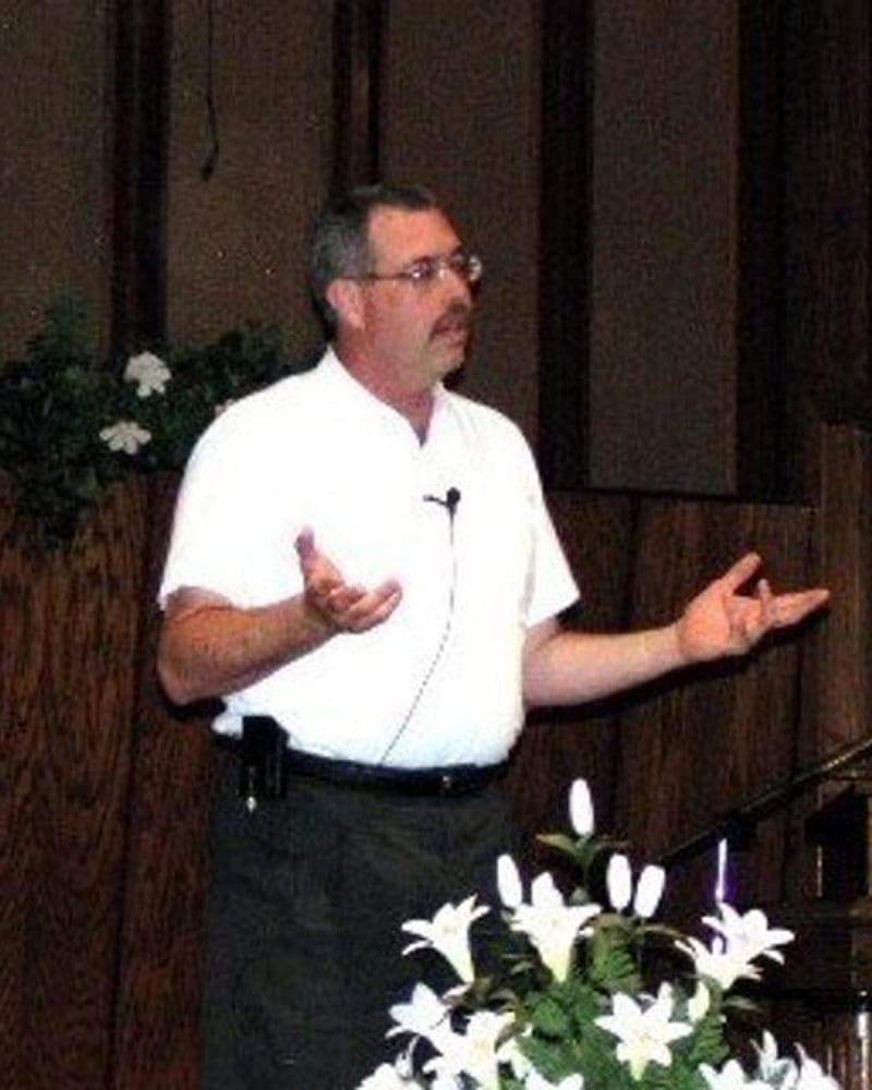 Jeff Jordan preaching at Linn Creek Christian Church